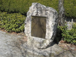 平林たい子の文学碑の写真