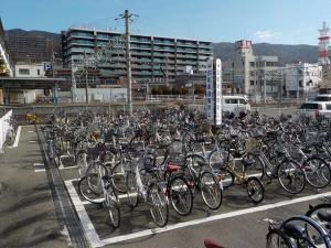 上諏訪駅諏訪湖口自転車駐車場の写真