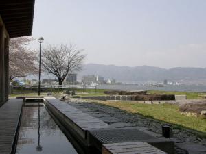 湖畔公園足湯