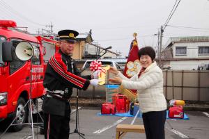 諏訪市消防団ポンプ車配備式