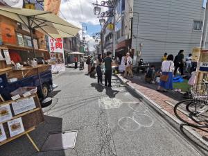 道路にお絵かき