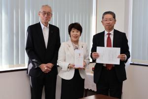 10月10日 諏訪生コン協同組合からの贈呈式