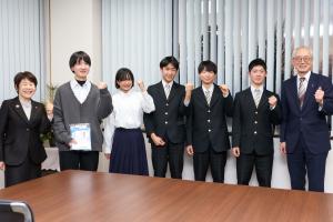 1月16日 第46回全国中学校スケート大会参加選手表敬訪問