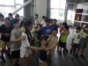 ５