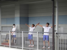 応援団長・副団長の応援の画像