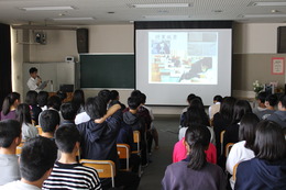 諏訪実業高校の先生による説明の画像