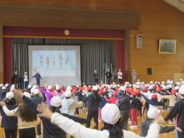 元気にダンスをし少し体が温まりましたの画像