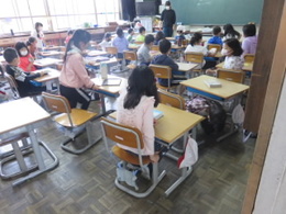 放送を聞いての画像