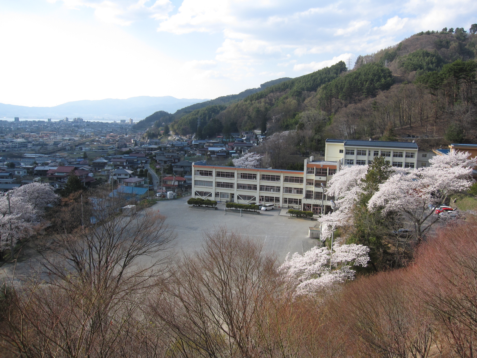 諏訪市立四賀小学校