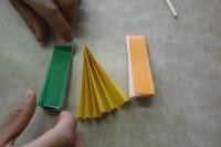 折り紙を3枚使います。