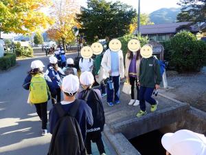 道を譲る６年生