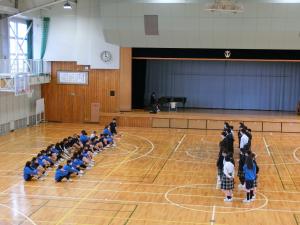 【諏訪西中】合唱交流を行いました。