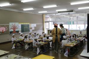 1年給食開始 (2)